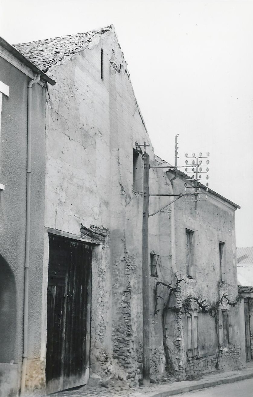 Premiere eglise autre vue de la facade